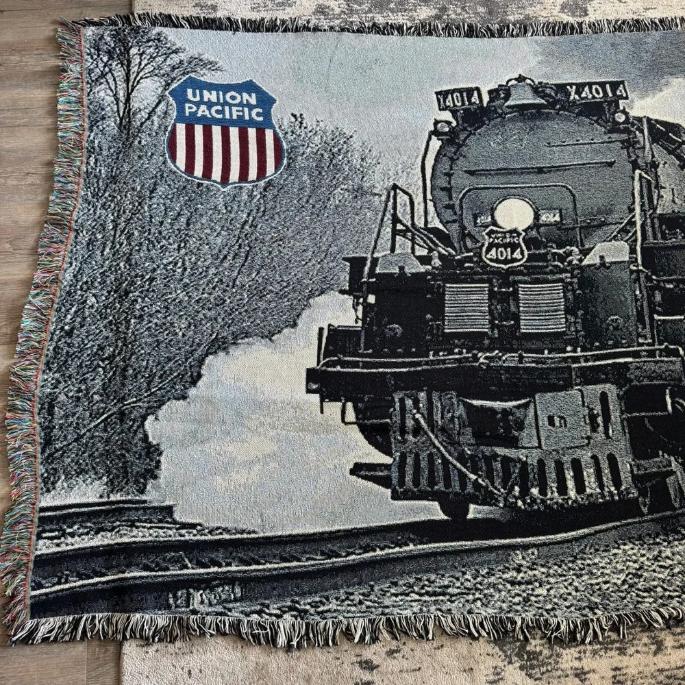 Union Pacific Big Boy 4014 Steam Locomotive Woven Tapestry Throw Blanket Fringe - Picture 8 of 8